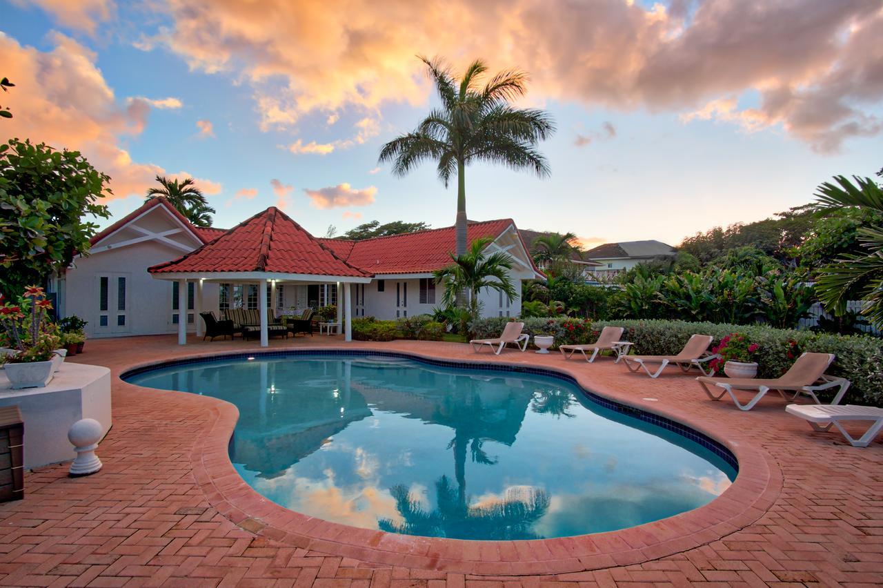 Sunspot Villa Runaway Bay Exterior foto